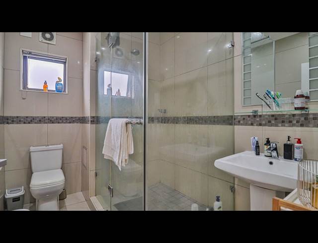 1 BEDROOM APARTMENT TO LET IN UMHLANGA RIDGE
