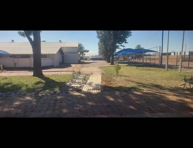 INDUSTRIAL PROPERTY TO RENT IN ROSSLYN