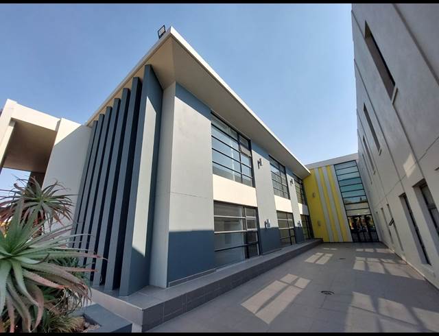 215M² OFFICE TO LET IN ALLANDALE