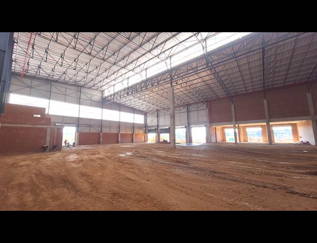4,292M² WAREHOUSE TO LET IN NORTH RIDING