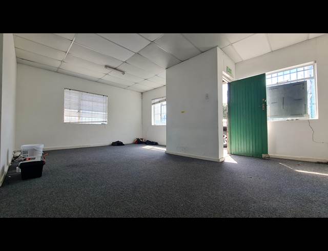 595M² WAREHOUSE TO LET IN OTTERY EAST