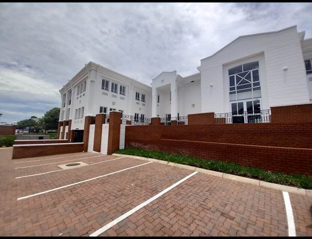 1,224M² OFFICE TO LET IN BRYANSTON