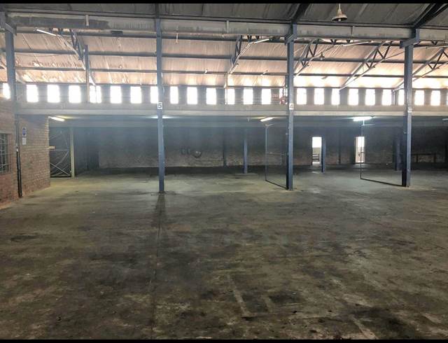 2,800M² WORKSHOP TO LET IN SEBENZA