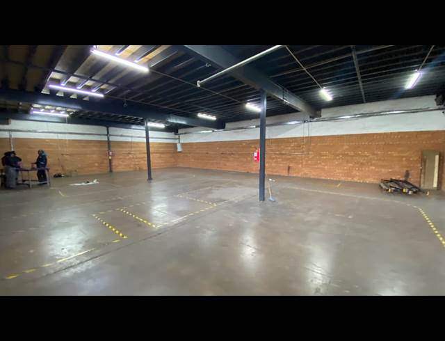 300M² WAREHOUSE TO LET IN SUNDERLAND RIDGE