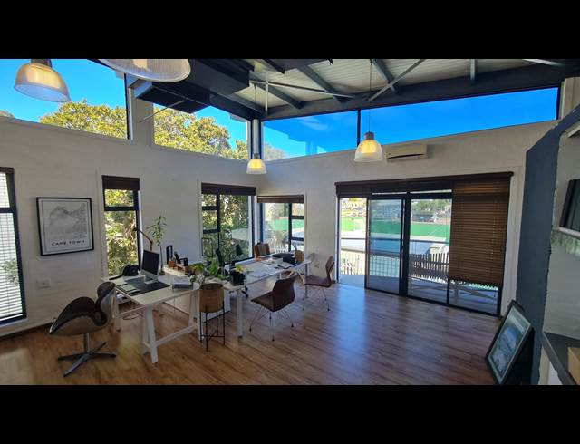 175M² WAREHOUSE TO LET IN WESTLAKE