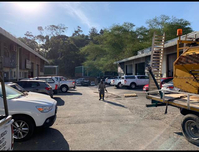 218M² WAREHOUSE TO LET IN GLEN ANIL