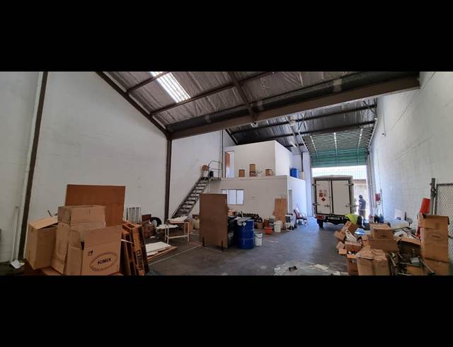 210M² WAREHOUSE TO LET IN AIRPORT INDUSTRIA