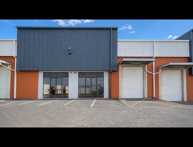 290M² WAREHOUSE TO LET IN MODDERFONTEIN INDUSTRIAL