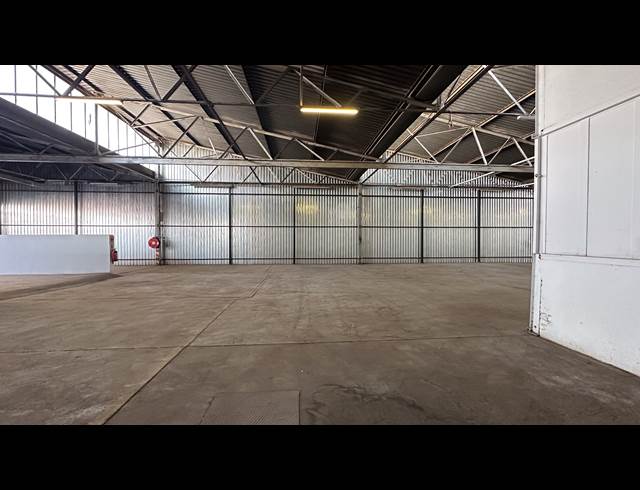 1,458M² WAREHOUSE TO LET IN ISANDO