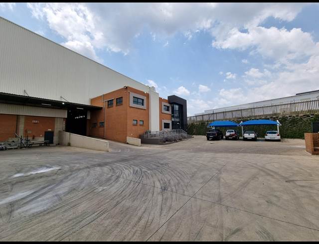 8,470M² WAREHOUSE TO LET IN LINBRO PARK