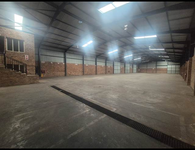 1,848M² WAREHOUSE TO LET IN POMONA