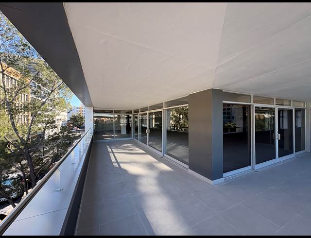 2,402M² OFFICE TO LET IN FORESHORE