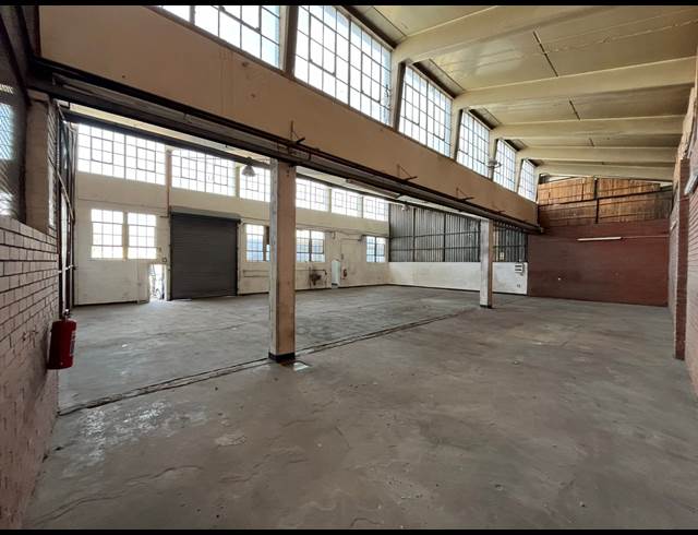 271M² WAREHOUSE TO LET IN NEW ERA