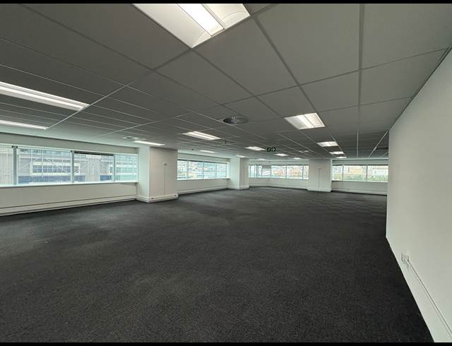 450M² OFFICE TO LET IN FORESHORE