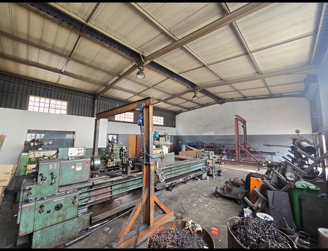 230M² MINI FACTORY TO LET IN APEX
