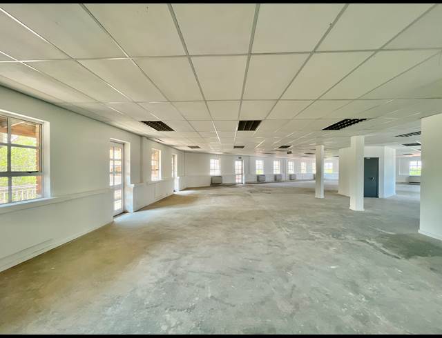 363M² OFFICE TO LET IN FOURWAYS