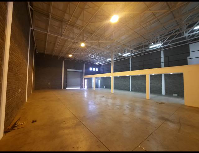 550M² WAREHOUSE TO LET IN STORMILL