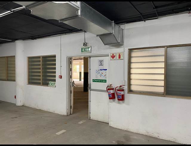 250M² STORAGE UNIT TO LET IN HOUT BAY CENTRAL