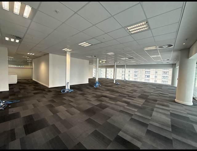 1,418M² OFFICE TO LET IN SANDTON CENTRAL
