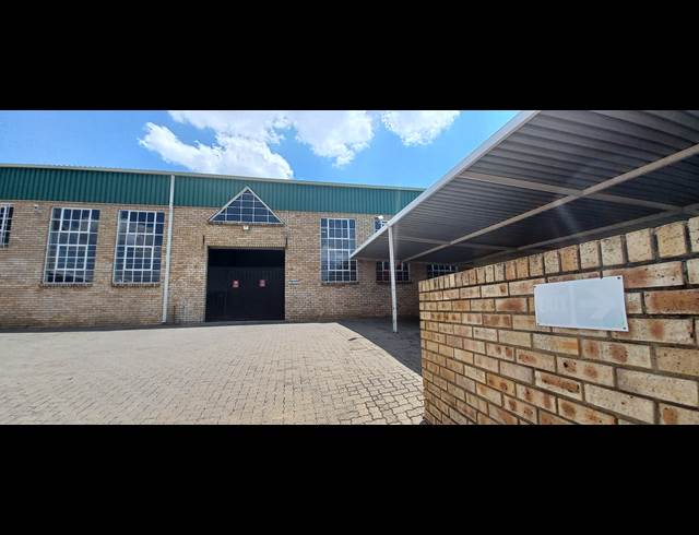 571M² WAREHOUSE TO LET IN LASER PARK