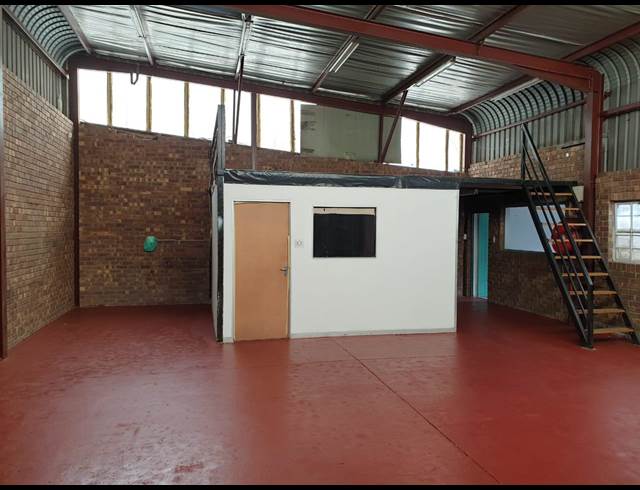 144M² WAREHOUSE TO LET IN WADEVILLE