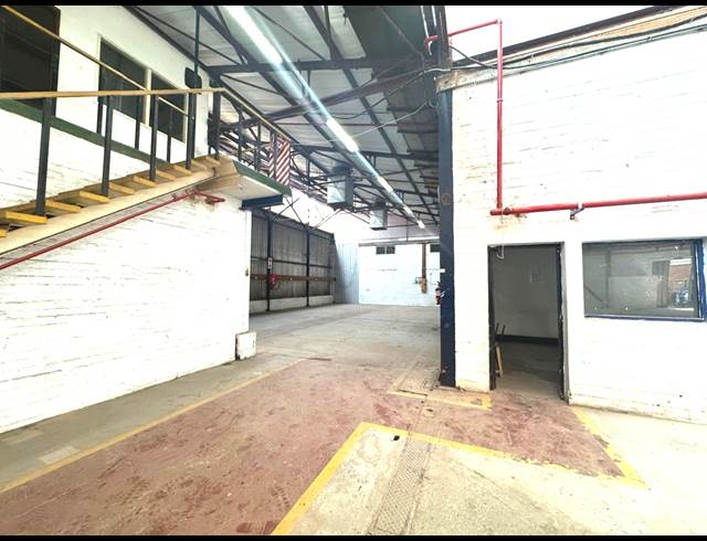 1,072M² WAREHOUSE TO LET IN TONGAAT INDUSTRIAL