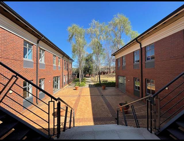 1,850M² OFFICE TO LET IN BRYANSTON
