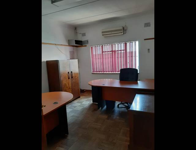 180M² OFFICE TO LET IN CAPITAL PARK