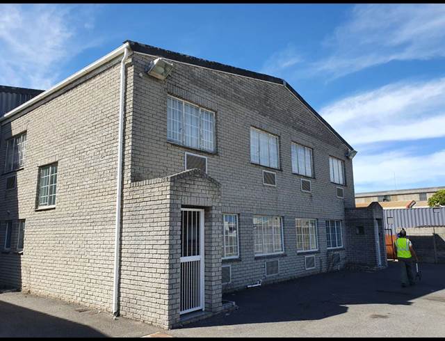 1,220M² FACTORY TO LET IN BLACKHEATH INDUSTRIAL