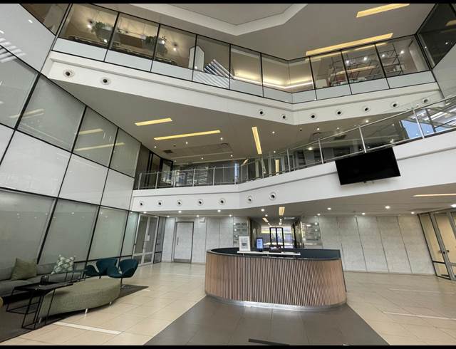 412M² OFFICE TO LET IN BRYANSTON