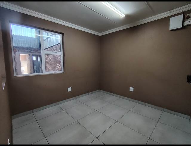 150M² WAREHOUSE TO LET IN ALBERTON NORTH
