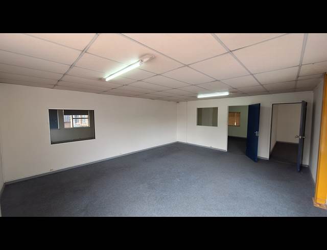 1,046M² WAREHOUSE TO LET IN ROBERTVILLE