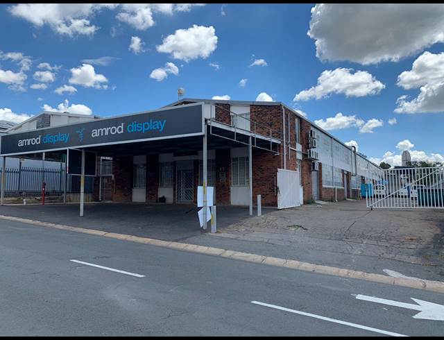 700M² WAREHOUSE TO LET IN WYNBERG