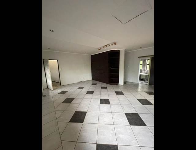 1 BEDROOM PROPERTY TO RENT IN MORELETAPARK