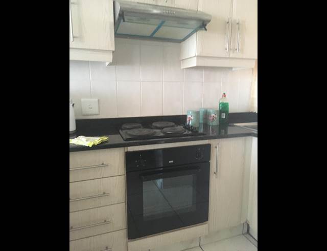 2 BEDROOM APARTMENT TO LET IN MANABA BEACH