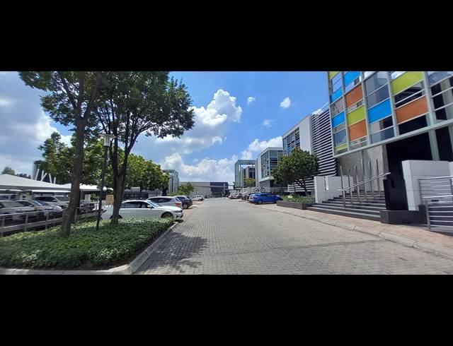 336M² OFFICE TO LET IN BRYANSTON