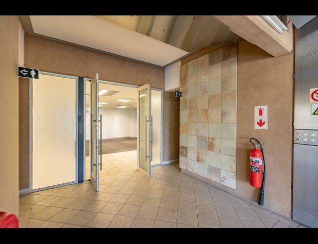2,340M² BUSINESS CENTRE TO LET IN MORNINGSIDE