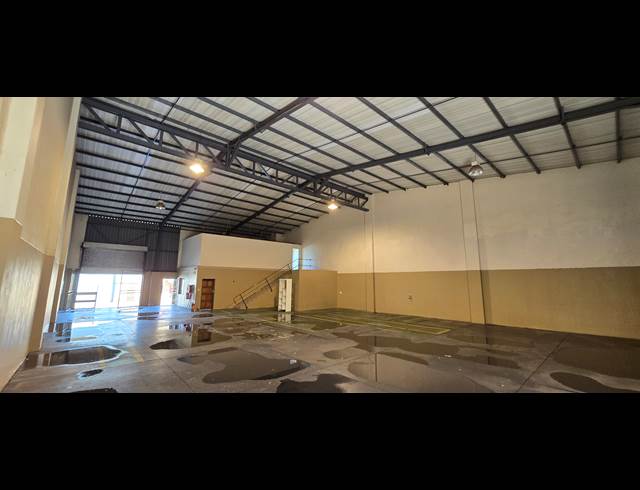 451M² WAREHOUSE TO LET IN STORMILL