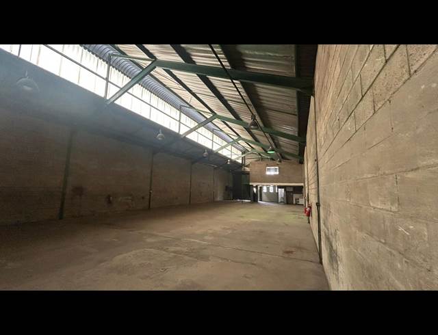 398M² WAREHOUSE TO LET IN ROBERTVILLE