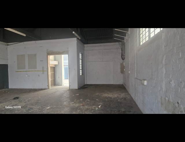 146M² WAREHOUSE TO LET IN DOORNFONTEIN