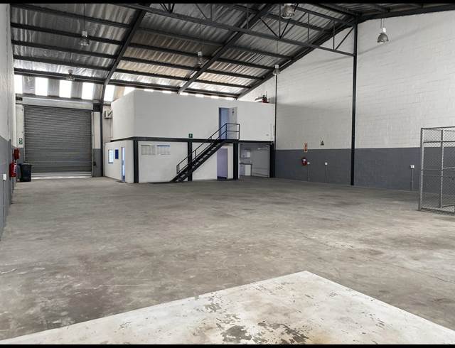 490M² WAREHOUSE RENTED IN EPPING INDUSTRIAL