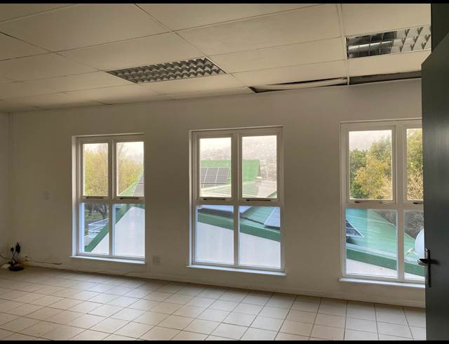 47M² RETAIL TO LET IN HOUT BAY CENTRAL