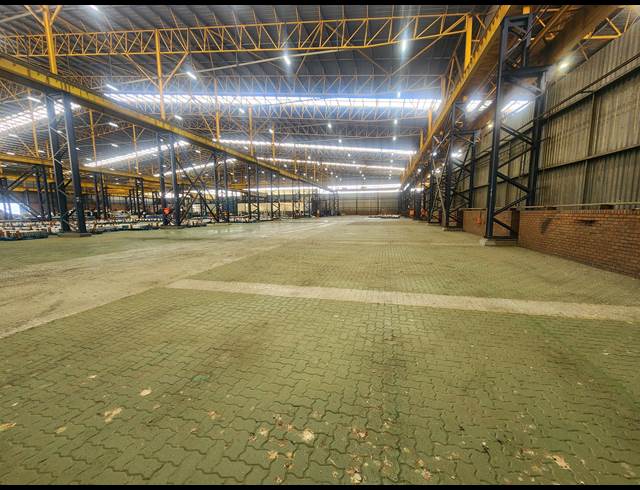 6,000M² WAREHOUSE TO LET IN ROODEKOP
