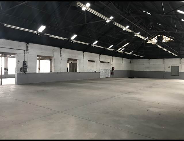 1,100M² WAREHOUSE TO LET IN WYNBERG