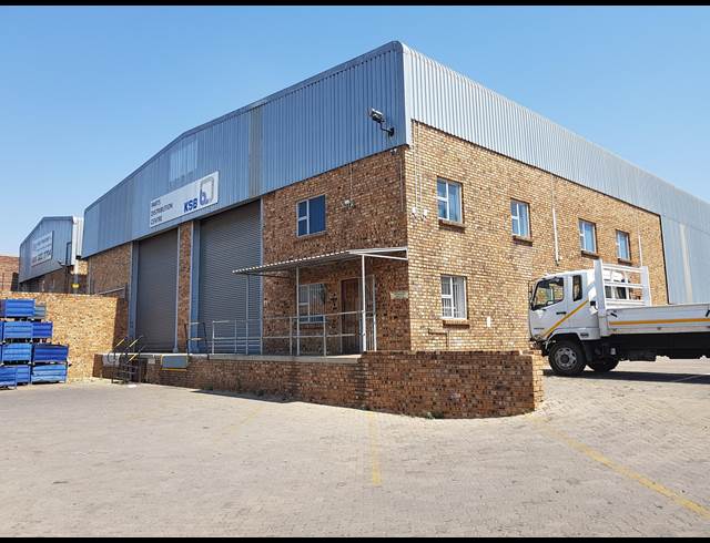 1,444M² WAREHOUSE TO LET IN ACTIVIA PARK