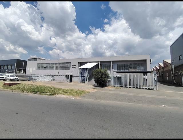 1,800M² WAREHOUSE TO LET IN STEELEDALE