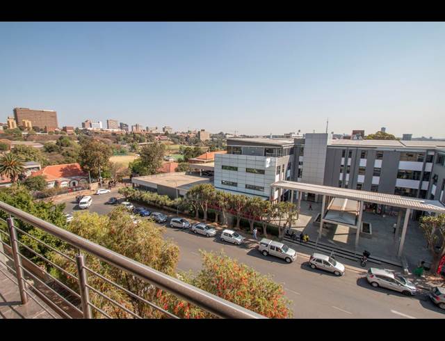 1,191M² OFFICE TO LET IN PARKTOWN