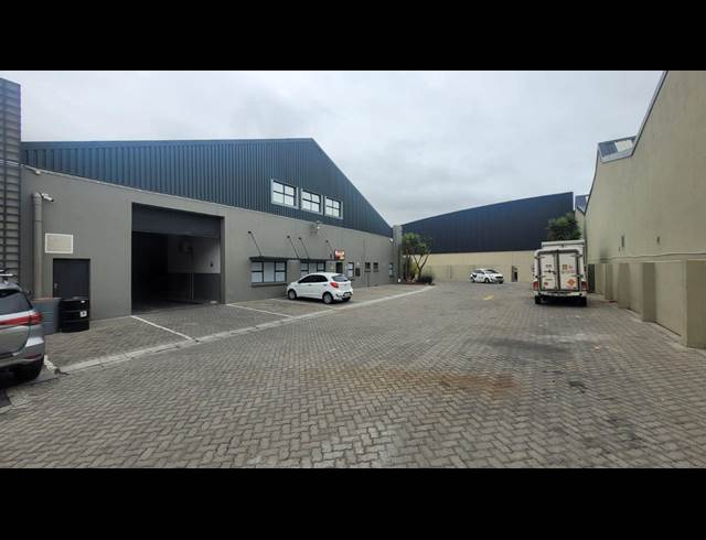 1,054M² WAREHOUSE TO LET IN ATLAS GARDENS