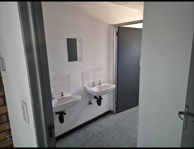 470M² FACTORY TO LET IN BENROSE