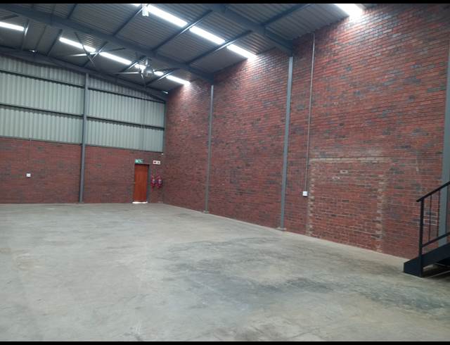 410M² WAREHOUSE TO LET IN POMONA